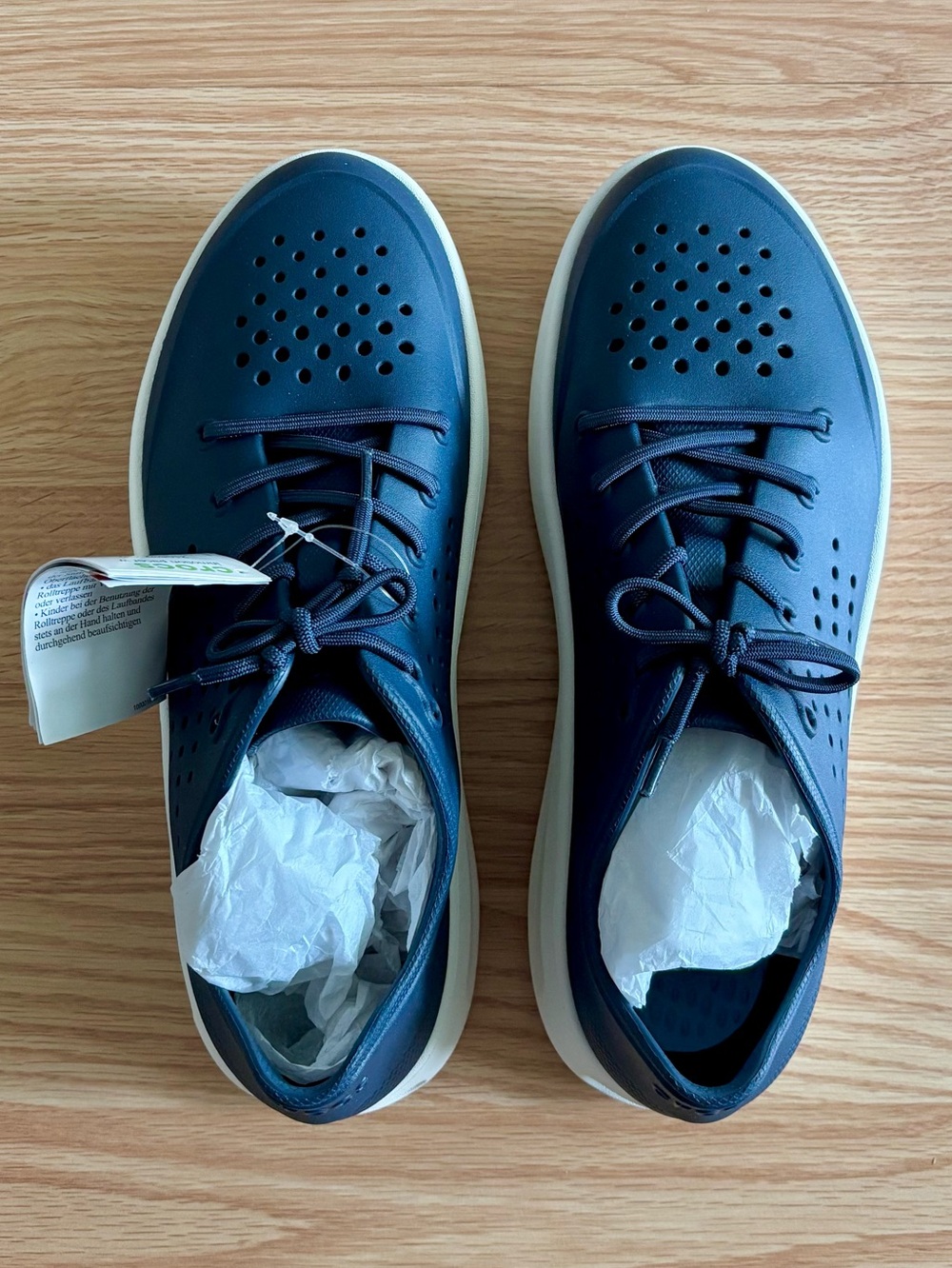 CROCS Inmotion Pacer Lace-Up Sneakers W10